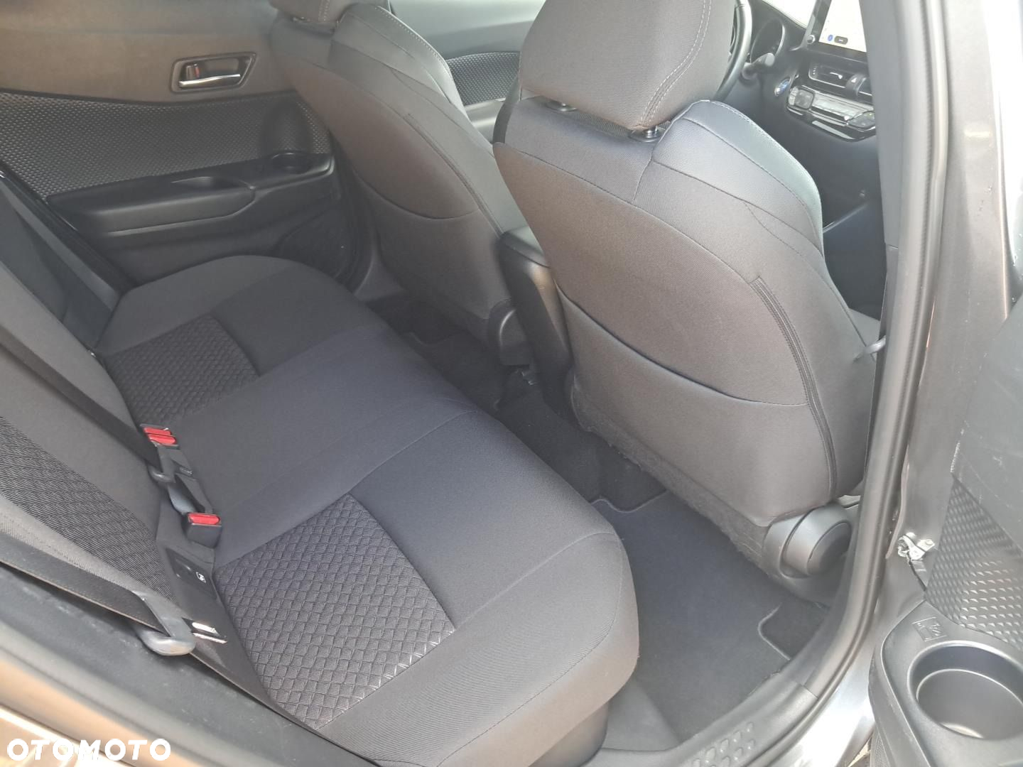 Toyota C-HR - 11
