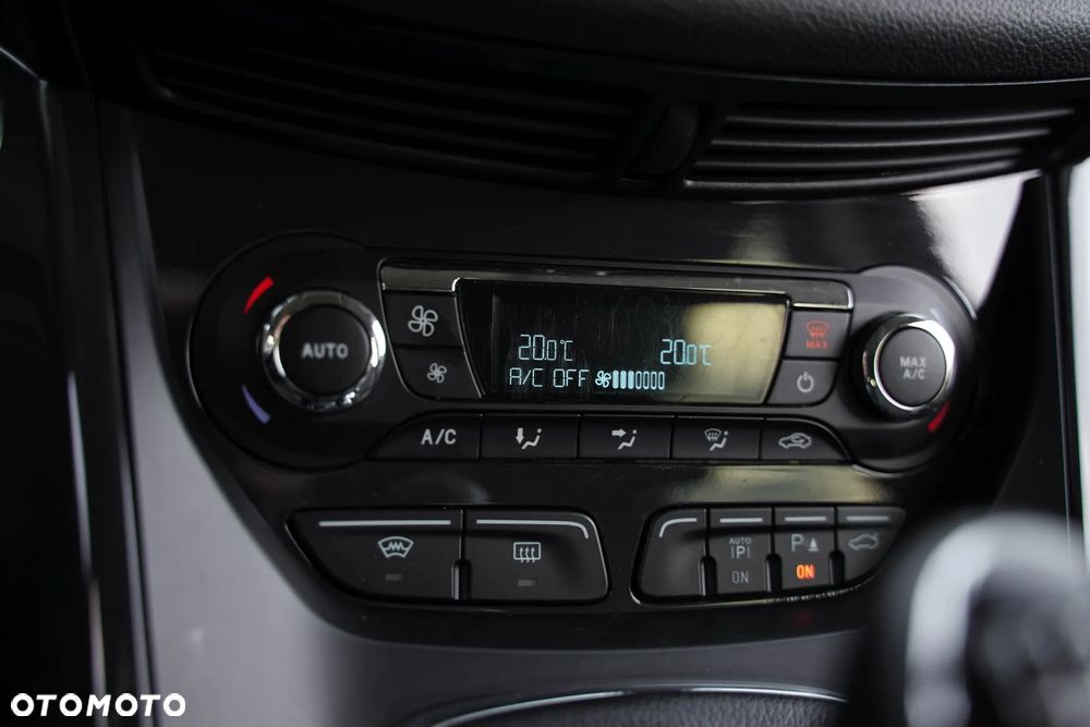Ford Kuga 2.0 TDCi 4WD Titanium - 24