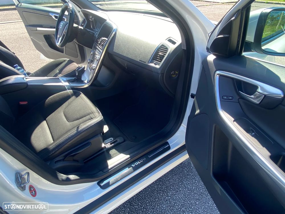 Volvo XC 60 D3 Geartronic Momentum - 15