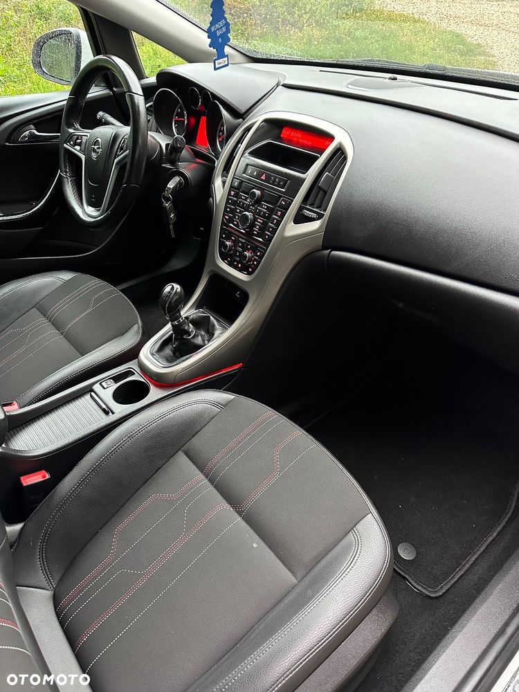 Opel Astra 1.4 Turbo 150 Jahre - 20