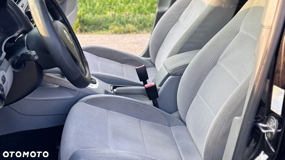 Volkswagen Golf 1.9 TDI Comfortline DSG - 10