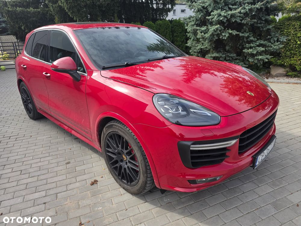 Porsche Cayenne - 1