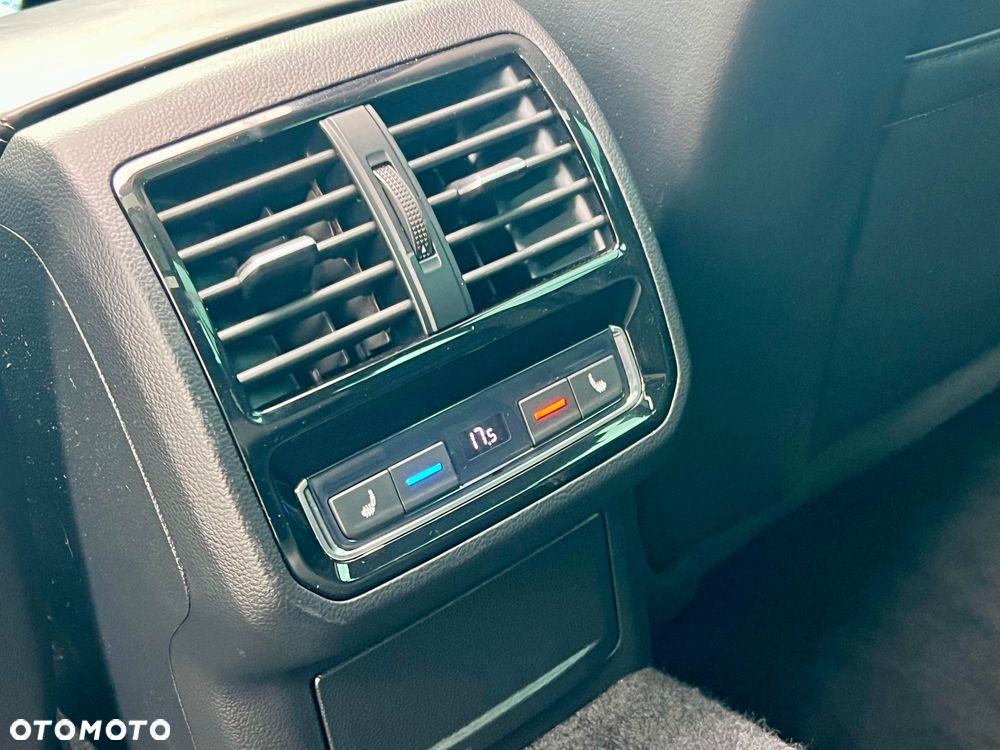 Volkswagen Passat 2.0 TDI SCR R-Line Plus DSG - 19