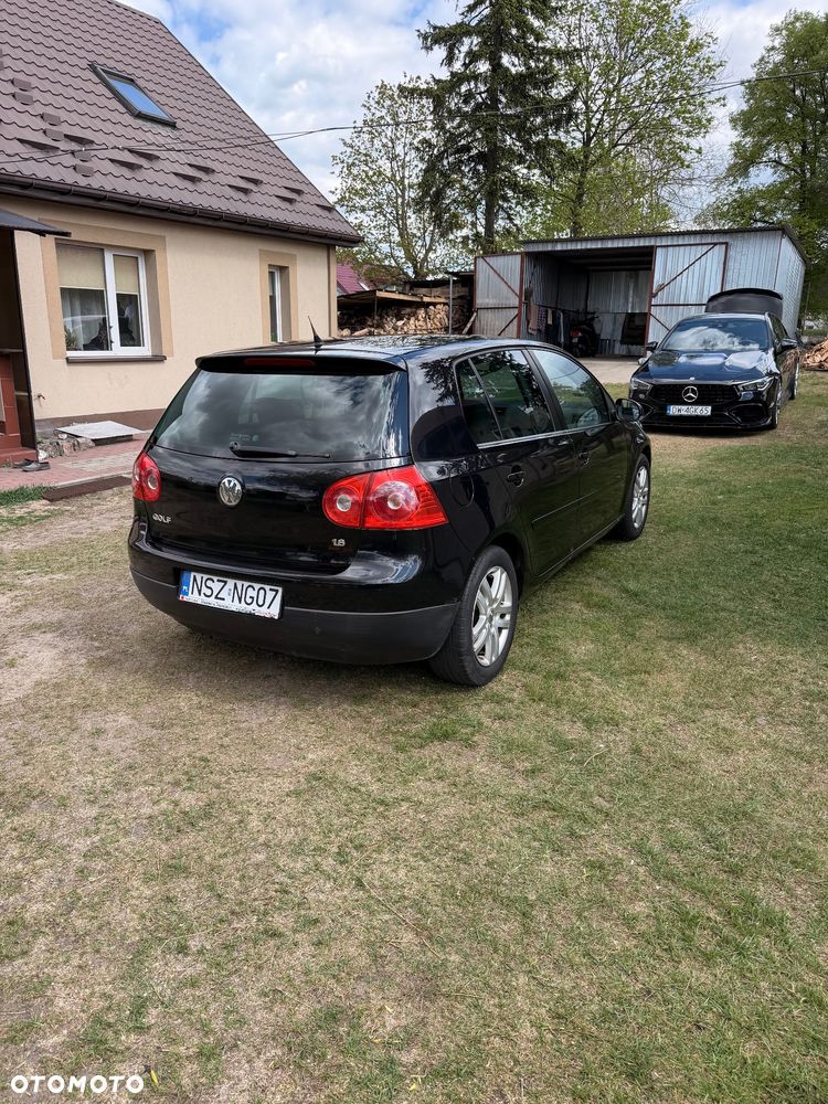 Volkswagen Golf 1.6 Trendline - 4