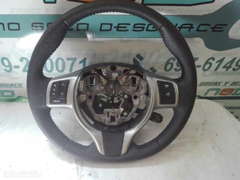 VOLANTE TOYOTA YARIS P13 - 1