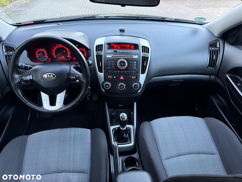 Kia Ceed 1.6 CVVT ISG Vision - 32
