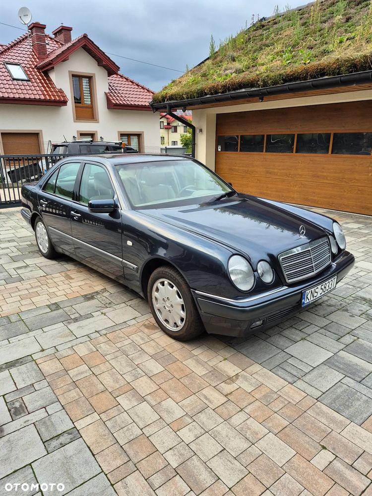 Mercedes-Benz Klasa E 320 4-Matic Elegance - 3