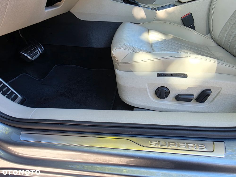 Skoda Superb 2.0 TSI 4x4 L&K DSG - 38