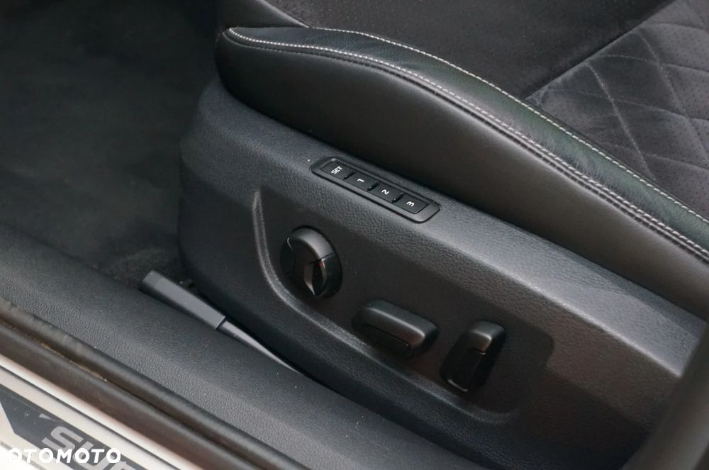 Skoda Superb 2.0 TDI 4x4 DSG SportLine - 37