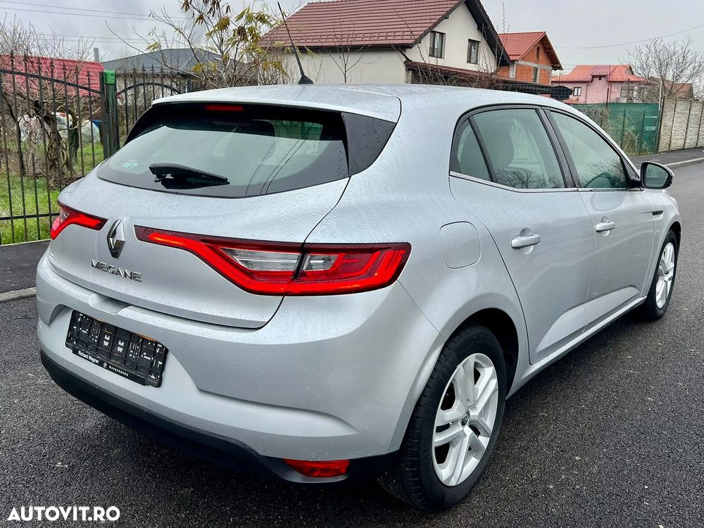 Renault Megane ENERGY TCe 100 EXPERIENCE - 4