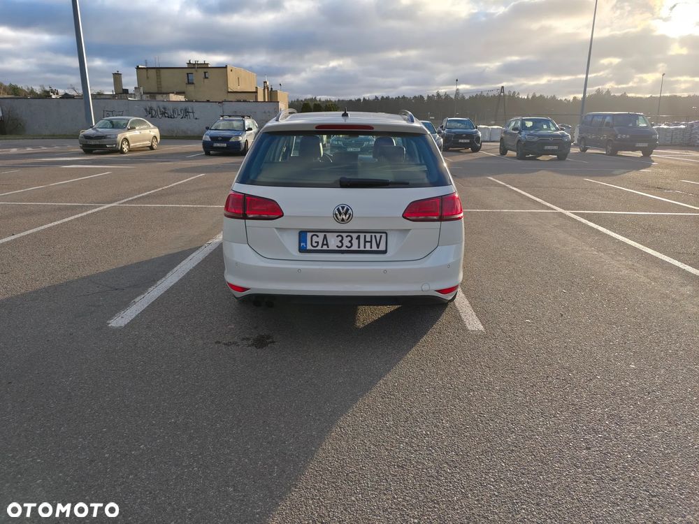 Volkswagen Golf - 10