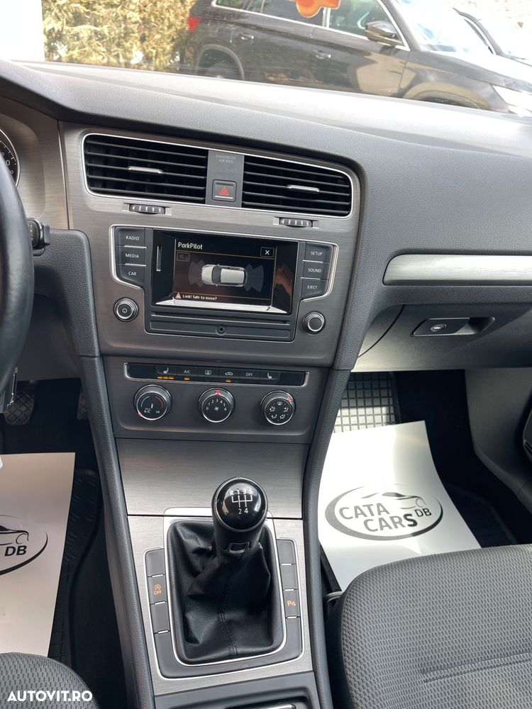 Volkswagen Golf 1.2 TSI BMT Comfortline - 35