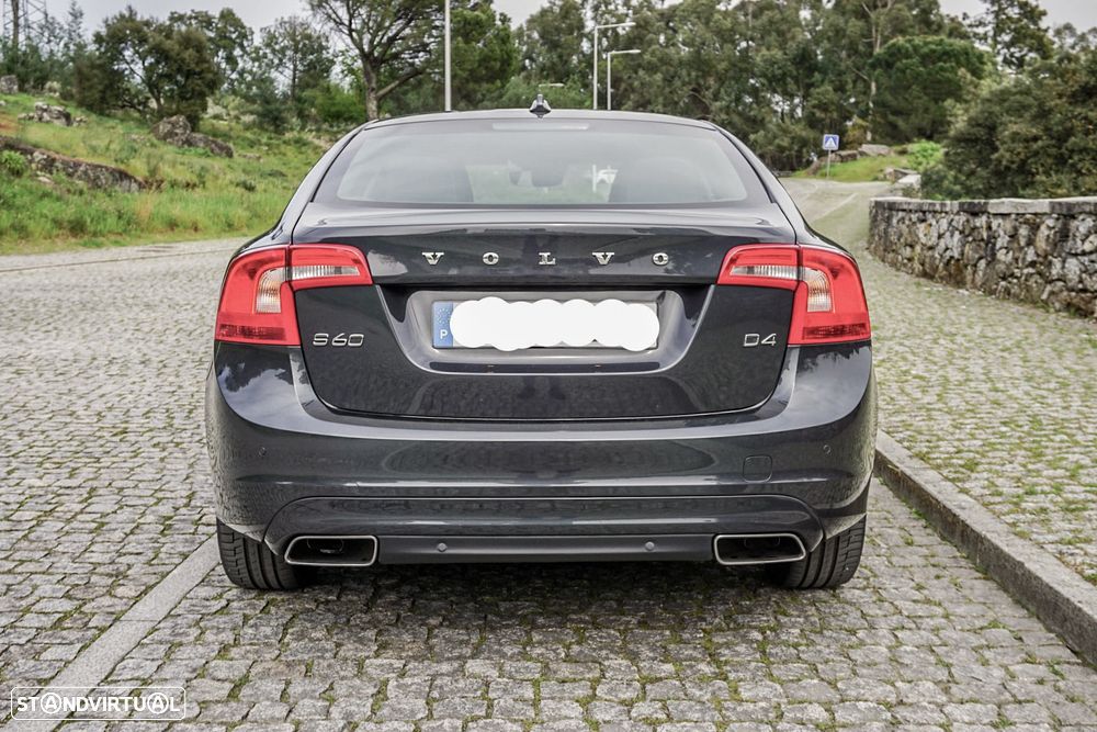 Volvo S60 2.0 D4 Momentum Geartronic - 12