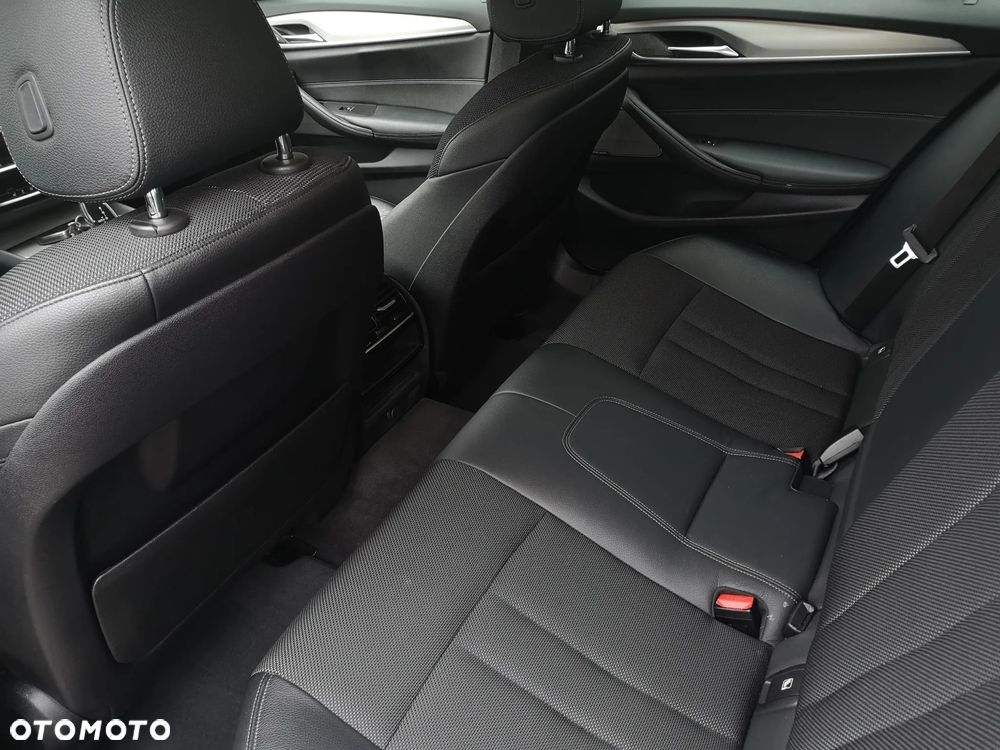 BMW Seria 5 530e iPerformance - 30