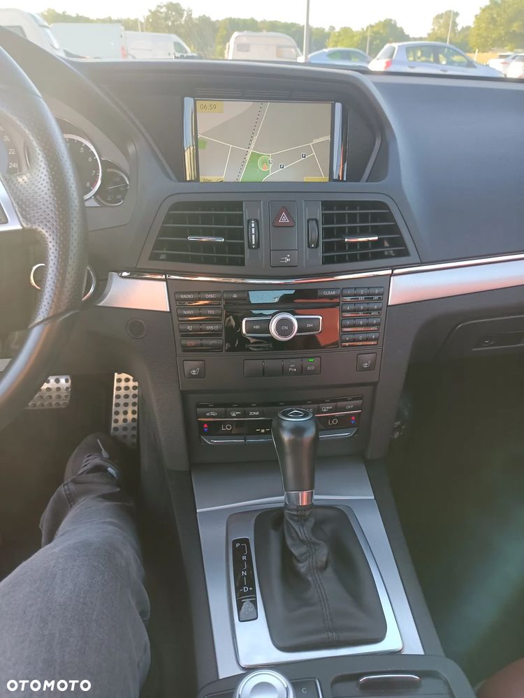 Mercedes-Benz Klasa E 250 CGI BlueEFFICIENCY Automatik Elegance - 11