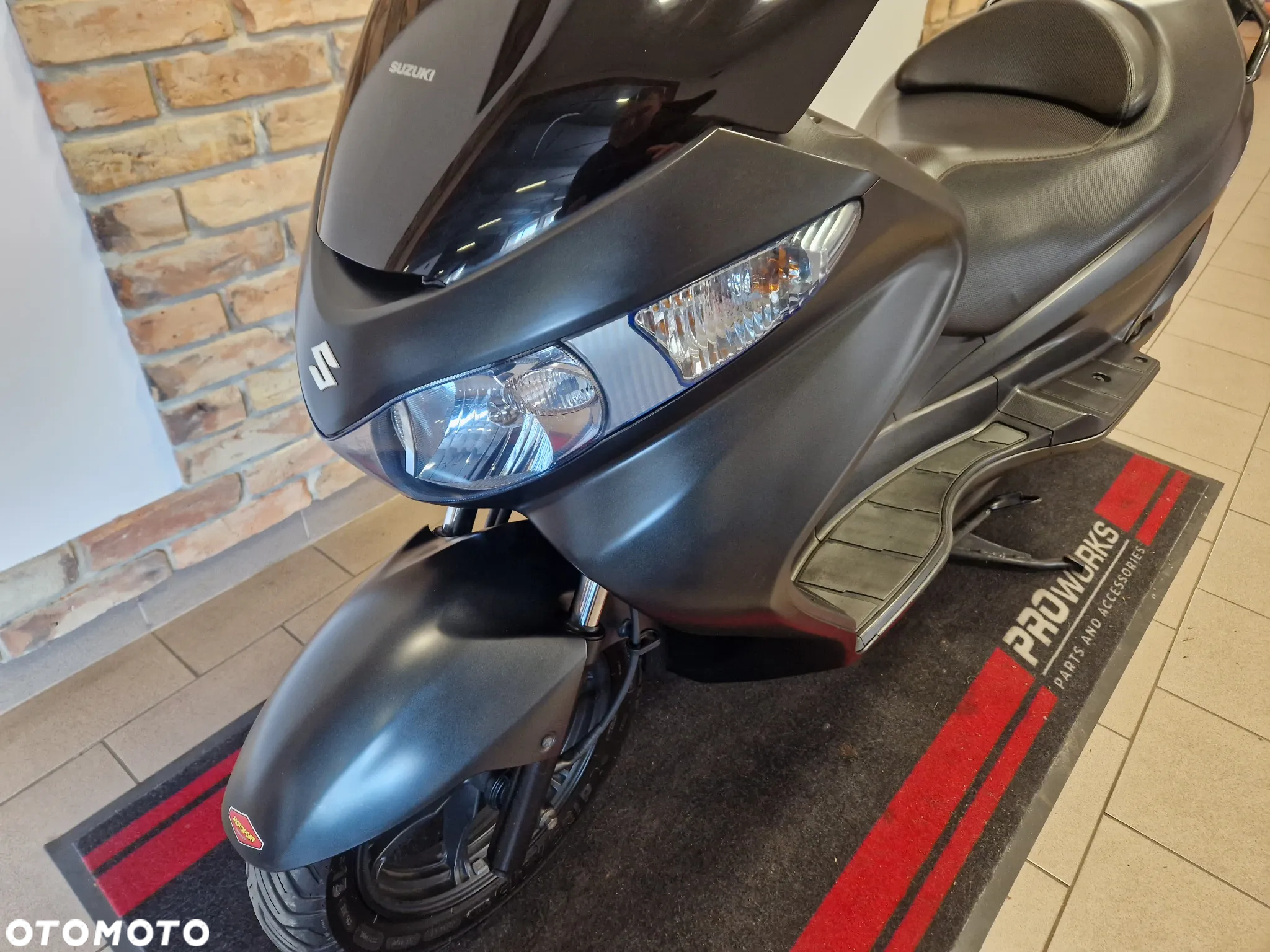 Suzuki Burgman - 18