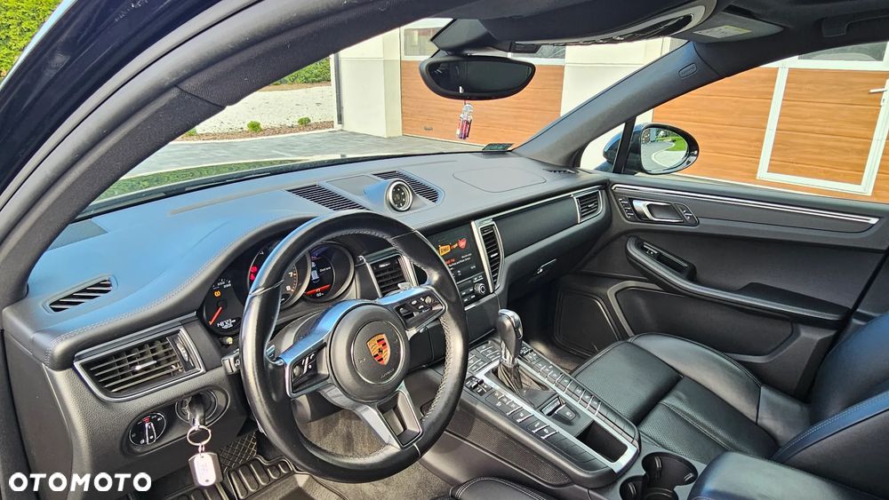 Porsche Macan Standard - 24
