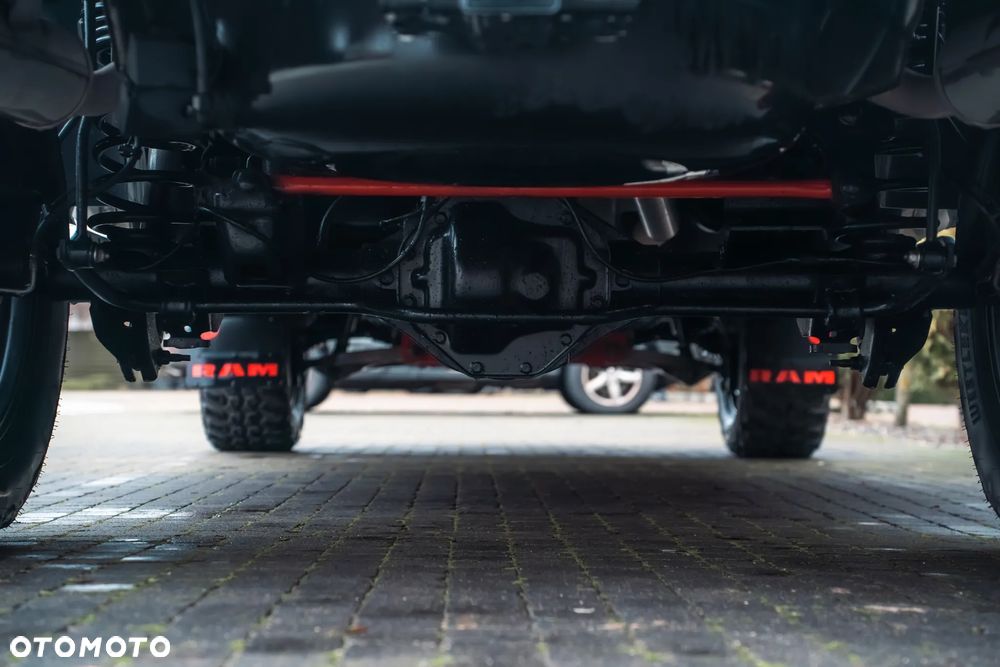 RAM 1500 Crew Cab Shortbed Bighorn - 12