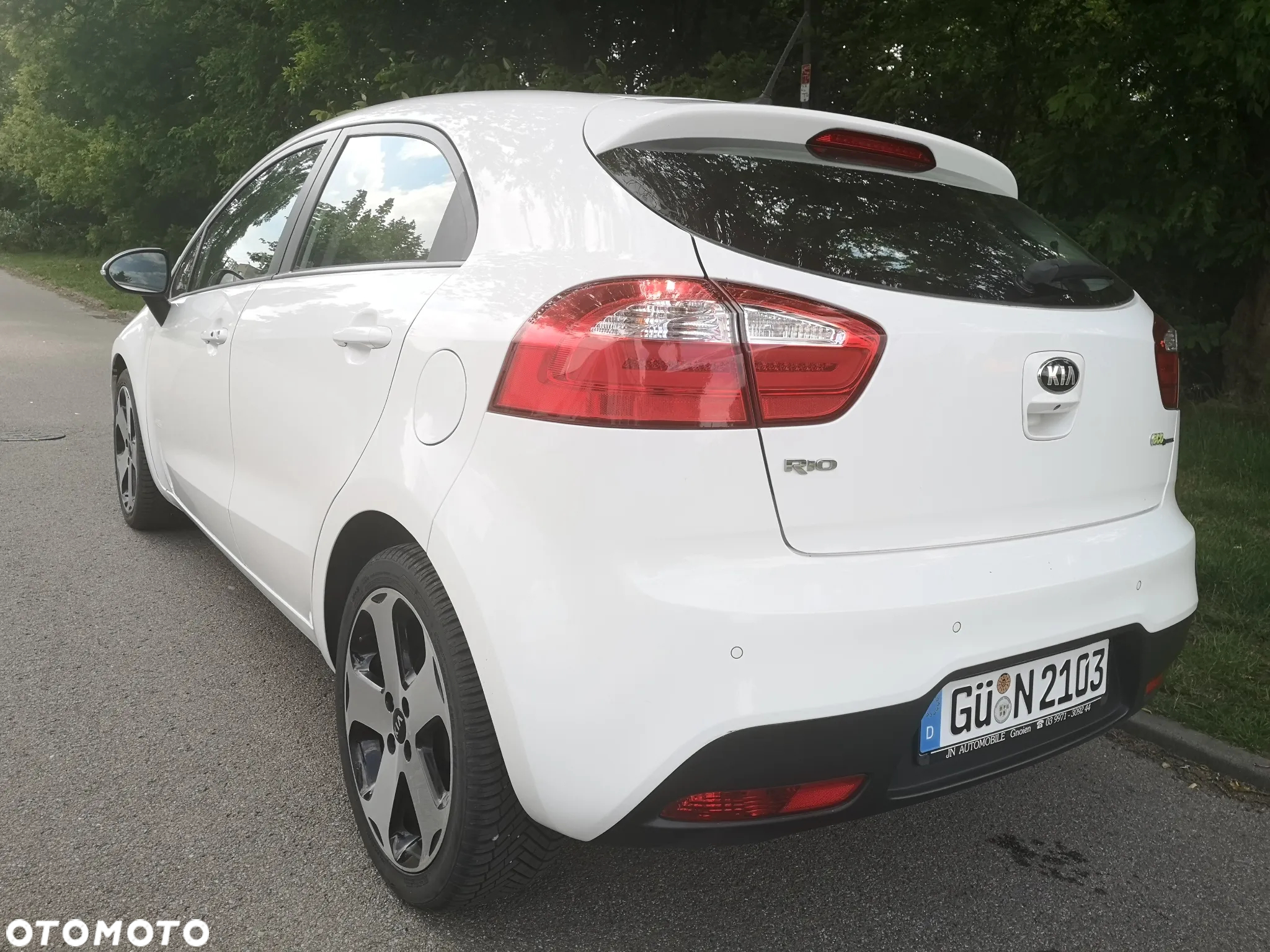 Kia Rio - 5