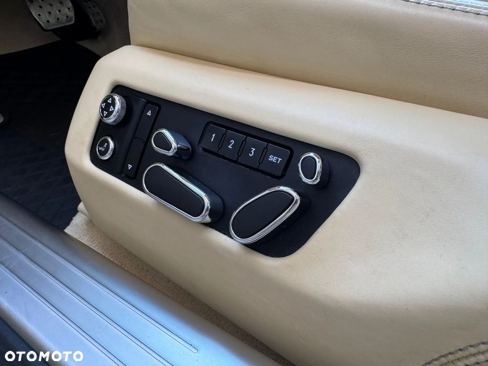 Bentley Flying Spur - 31