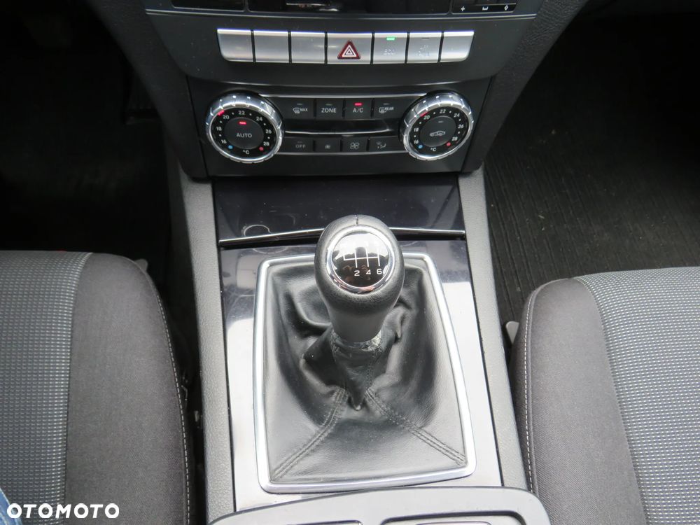 Mercedes-Benz Klasa C 200 CDI DPF BlueEFFICIENCY - 26