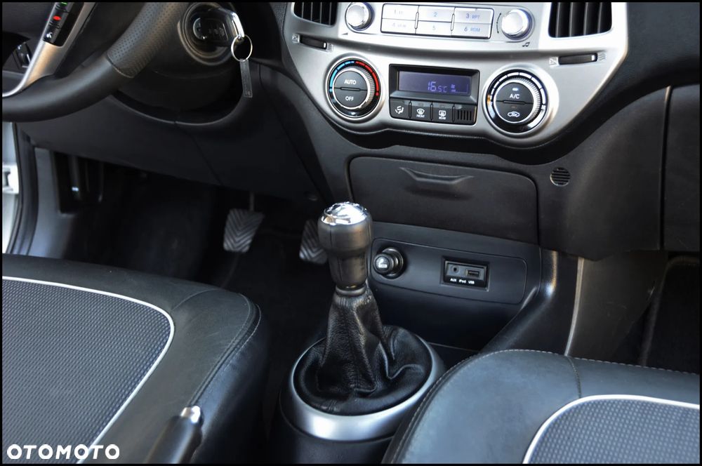 Hyundai i20 - 33