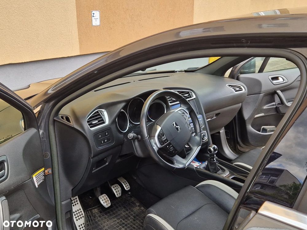 Citroën DS4 1.6 HDi SoChic - 12