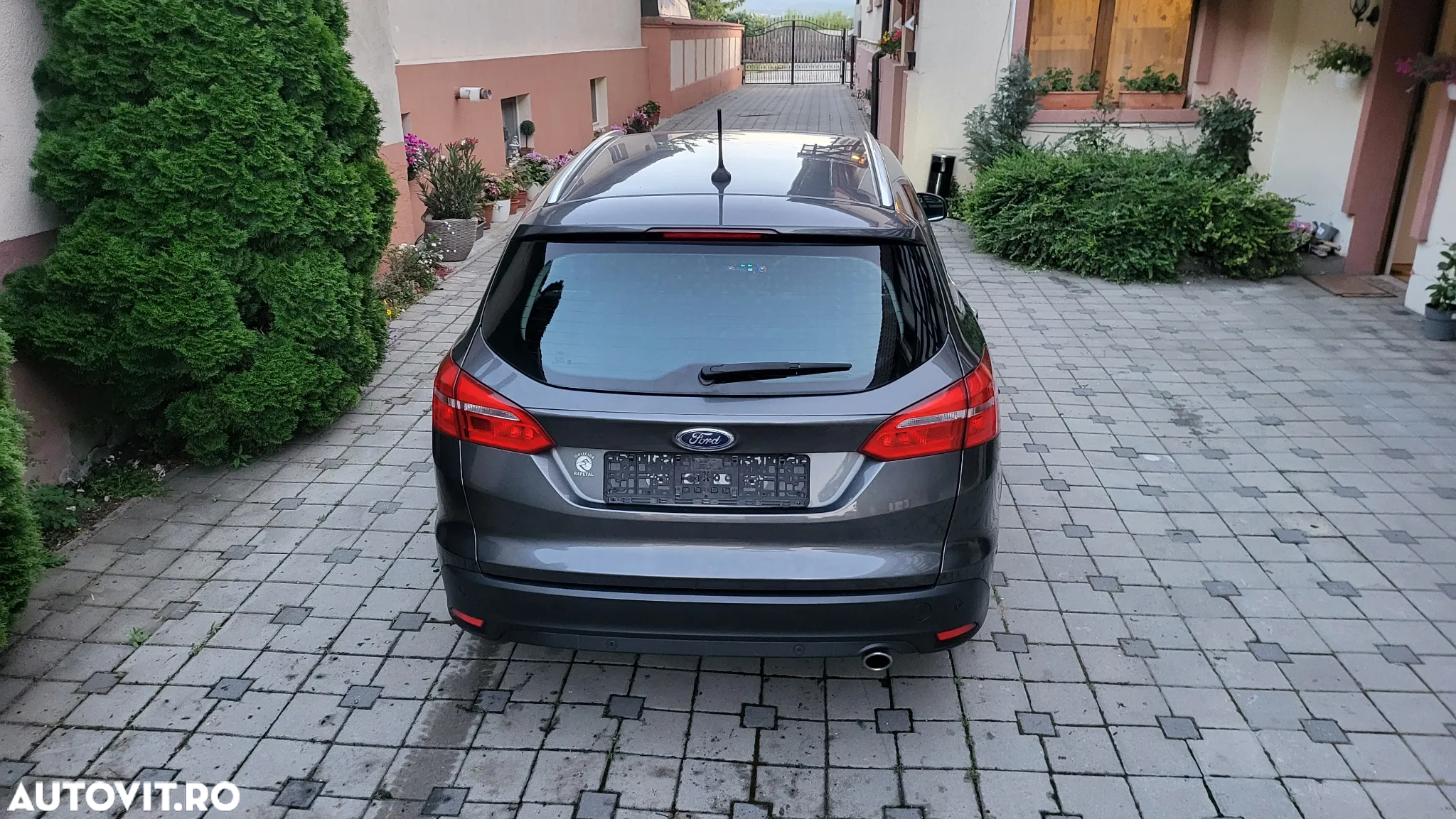 Ford Focus 2.0 TDCi DPF Aut. Titanium - 8