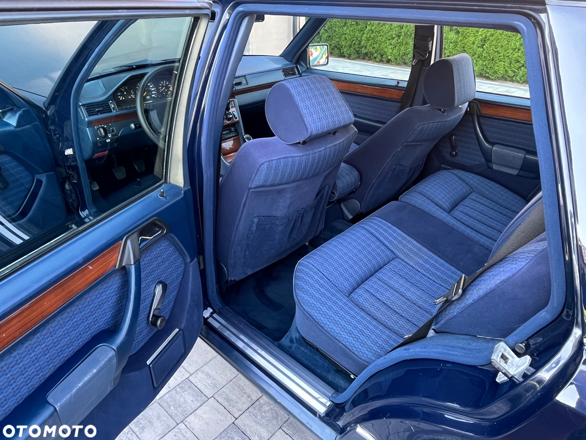 Mercedes-Benz W124 (1984-1993) - 22