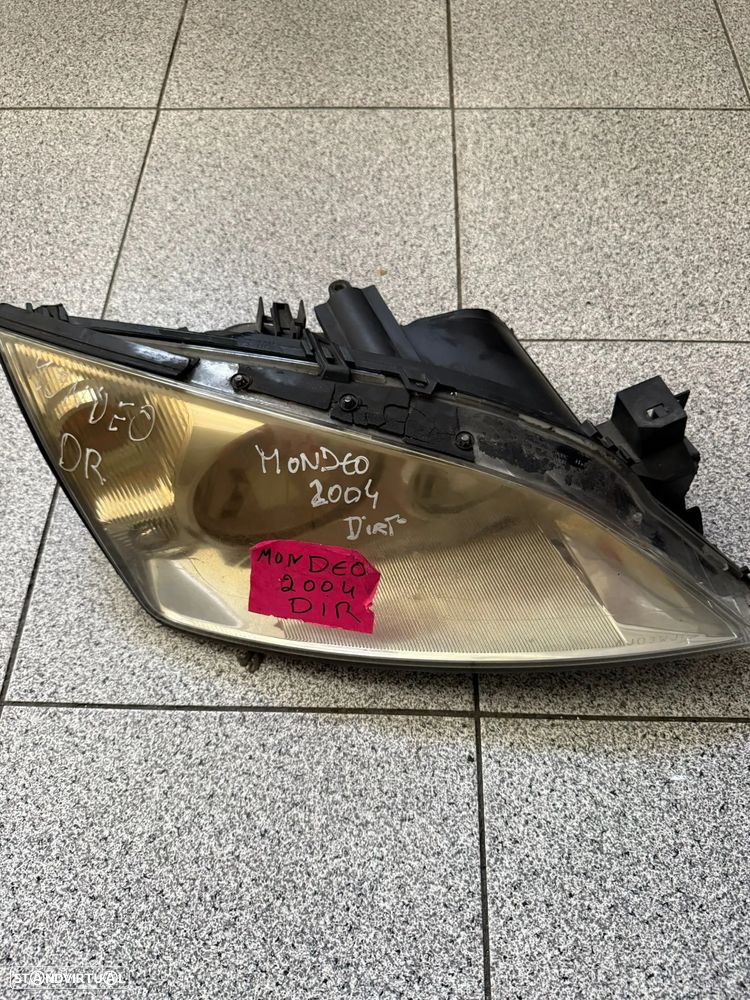 Farol ford mondeo direito - 1