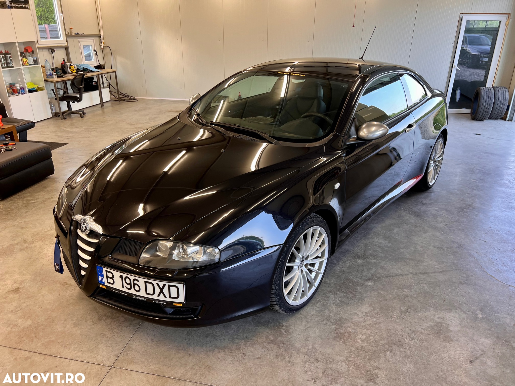 Alfa Romeo GT 1.9 Multijet Distinctive - 2