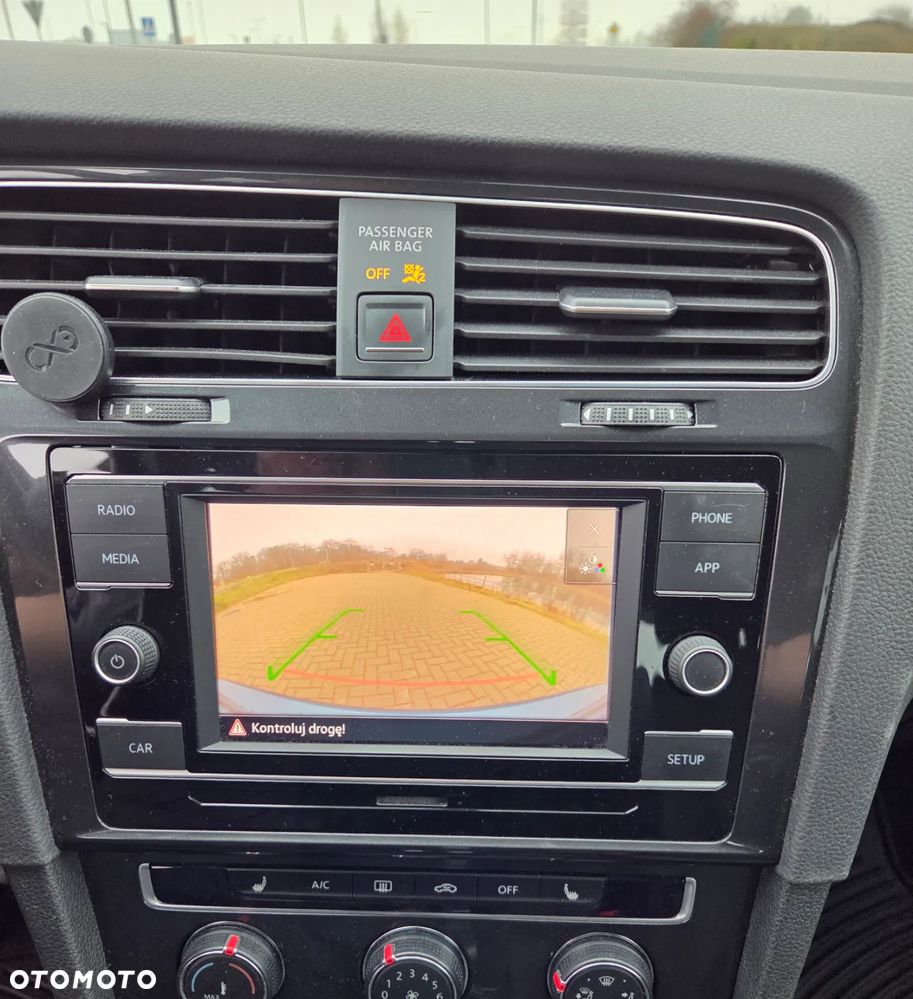 Volkswagen Golf - 16