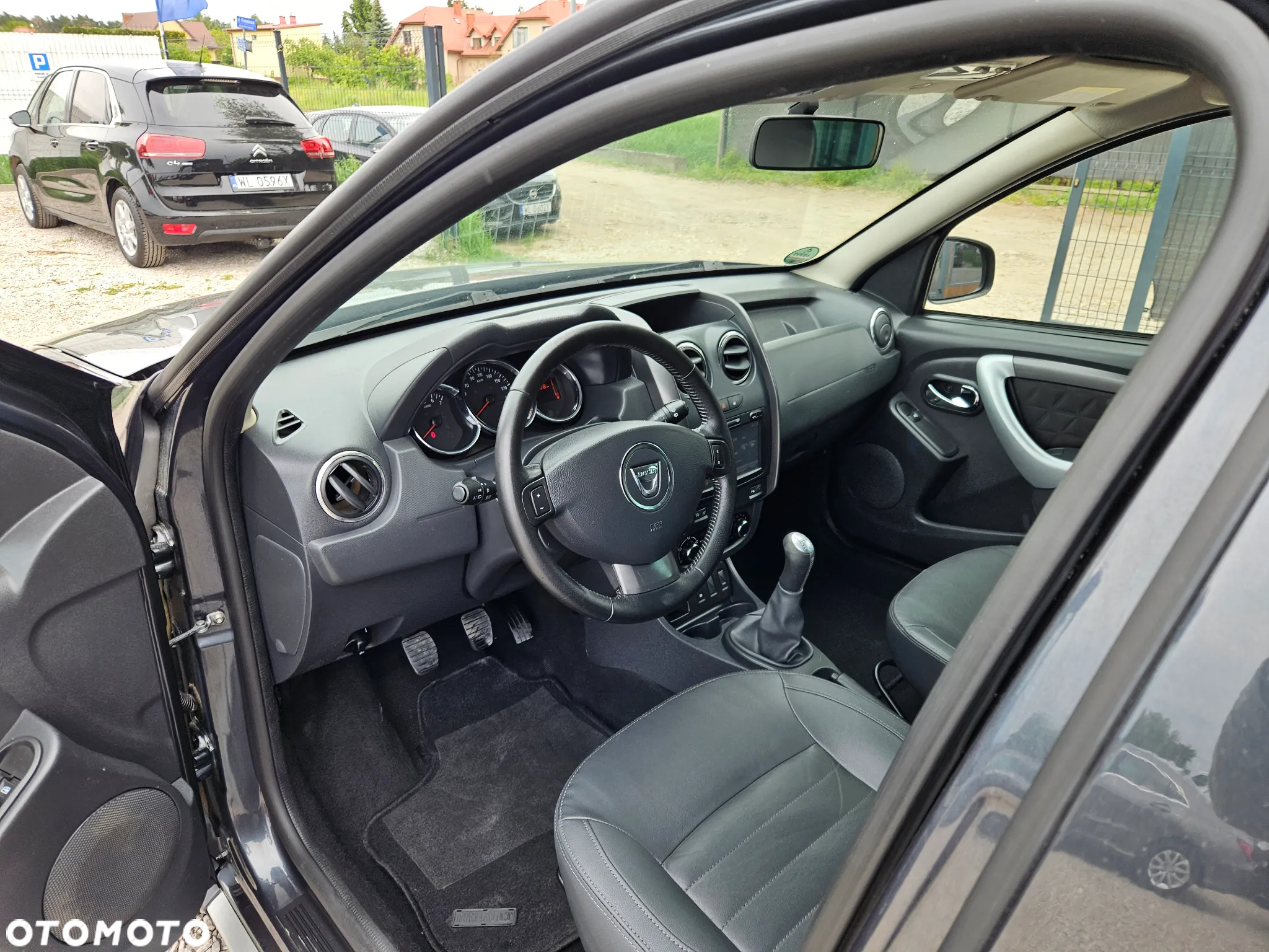 Dacia Duster 1.6 SCe Essential - 21