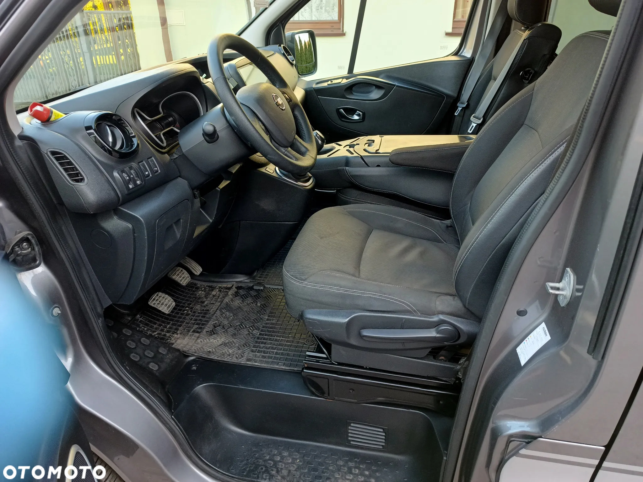 Nissan NV300 - 14