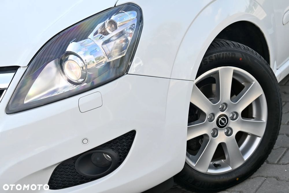 Opel Zafira 1.8 Cosmo - 11