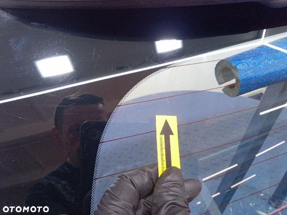 VOLVO C30  SZYBA TYLNA KLAPA - 7