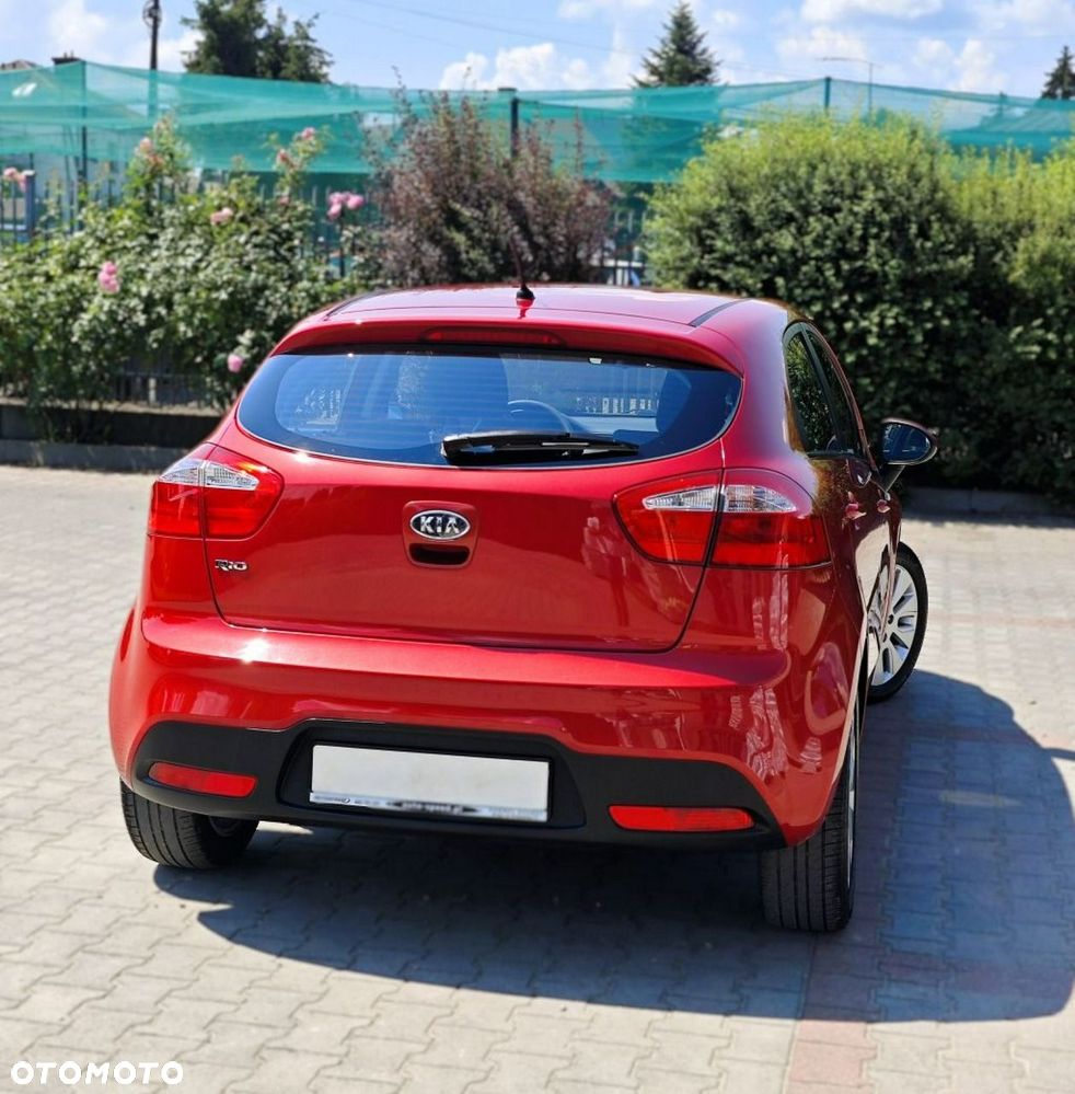 Kia Rio - 4