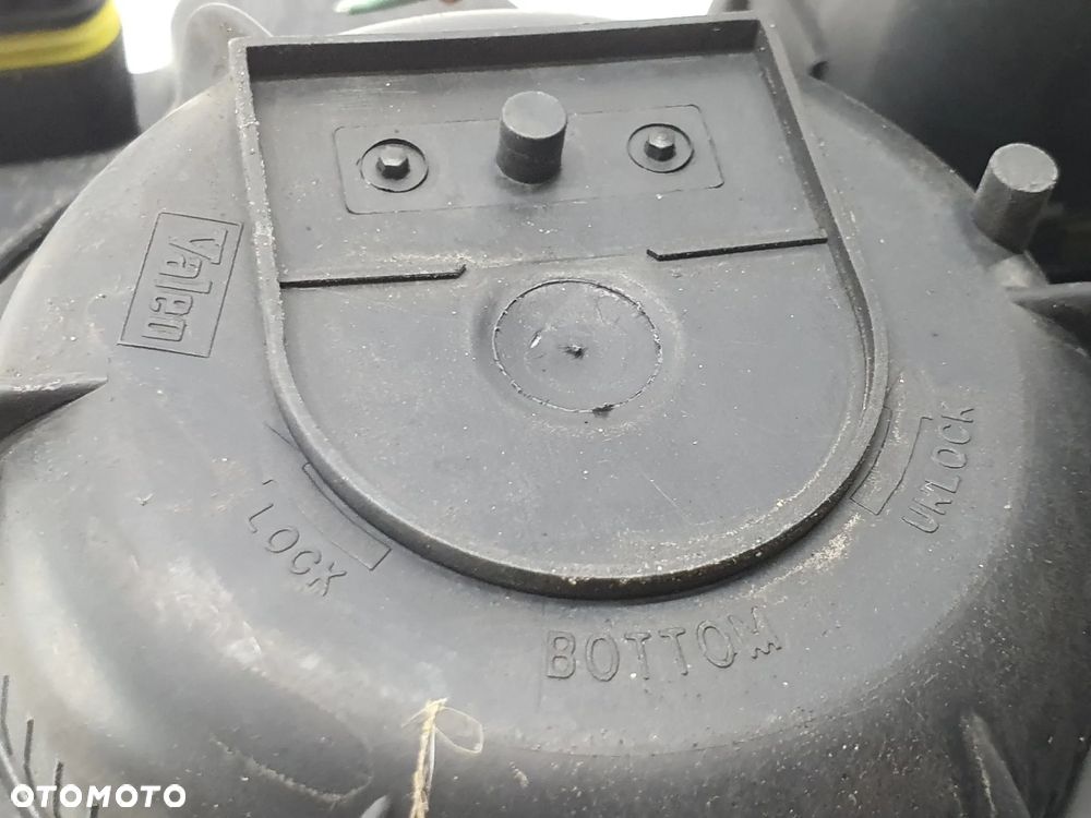 LAMPA PRAWA REFLEKTOR KIERUNKOWSKAZ  IVECO EUROCARGO - 13