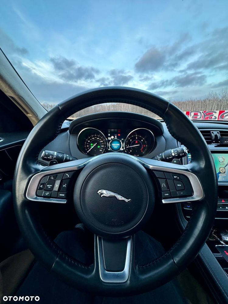 Jaguar F-Pace 20d AWD Prestige - 5