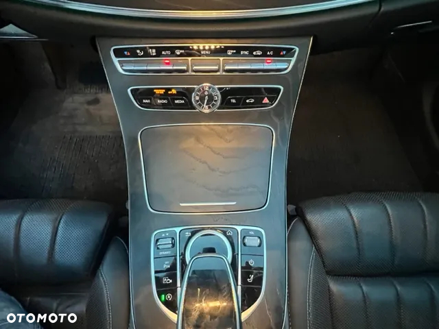 Mercedes-Benz Klasa E 300 d T 9G-TRONIC AMG Line - 31