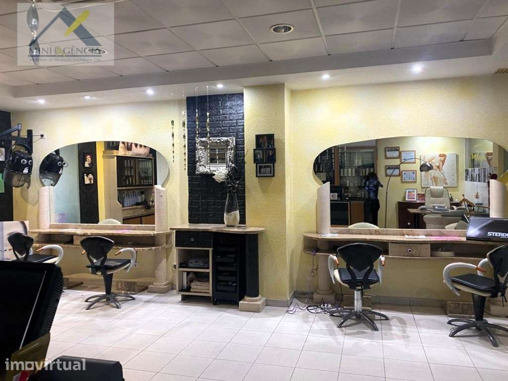 Loja e Garagem no Centro Comercial Aranguês em Setúbal - Grande imagem: 2/7