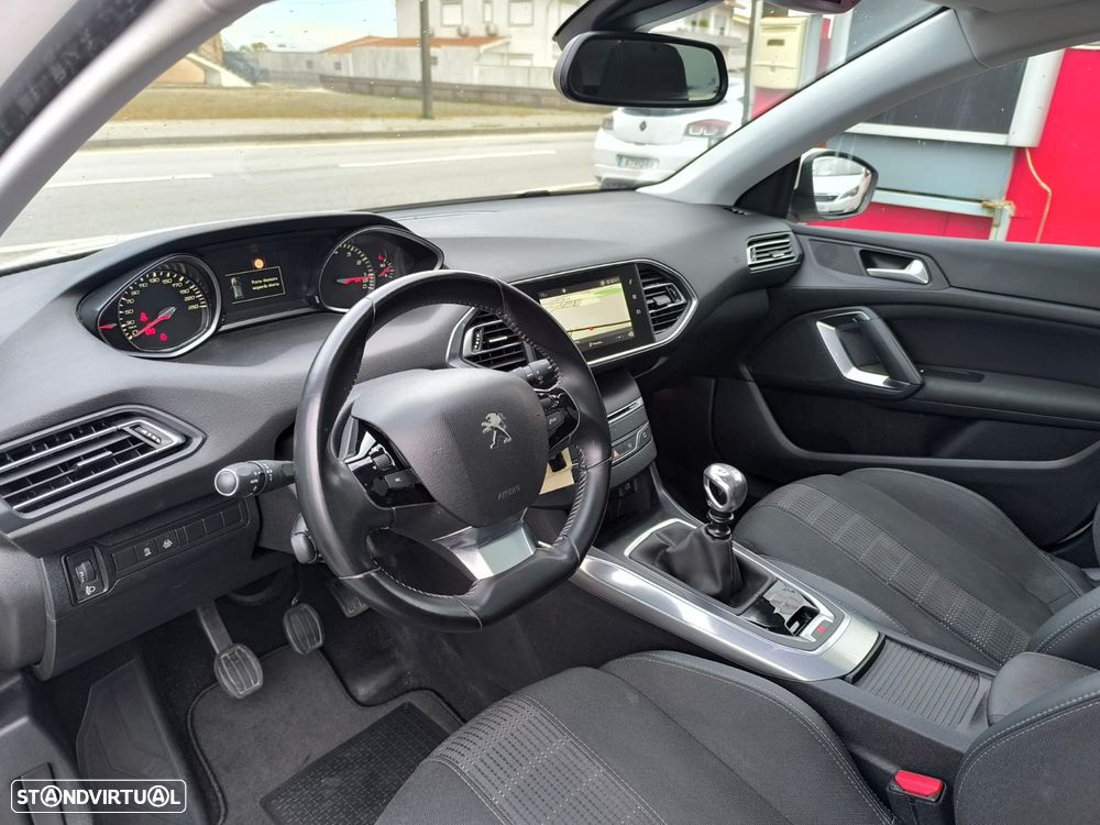 Peugeot 308 PureTech 130 GPF Stop & Start Allure - 32