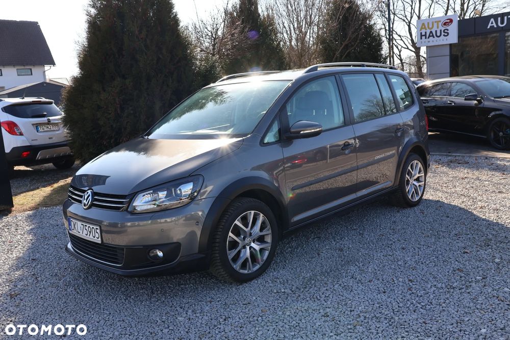 Volkswagen Touran 2.0 TDI DPF Cross DSG - 2