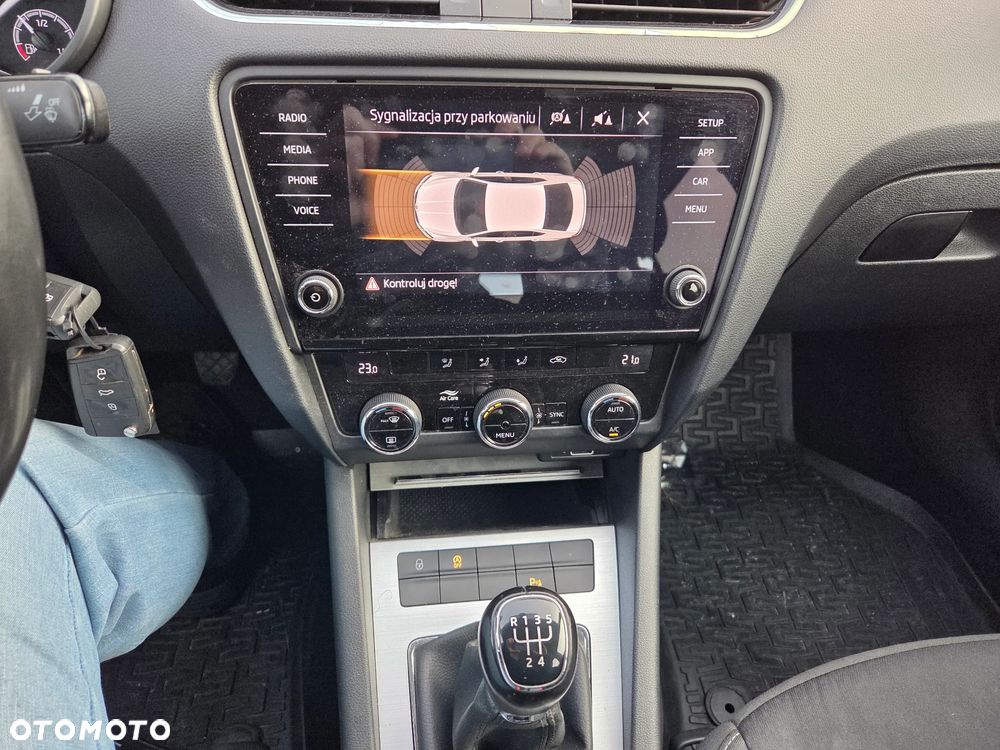 Skoda Octavia 1.6 TDI Active - 9