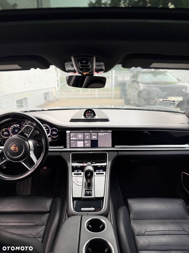 Porsche Panamera 4 - 29