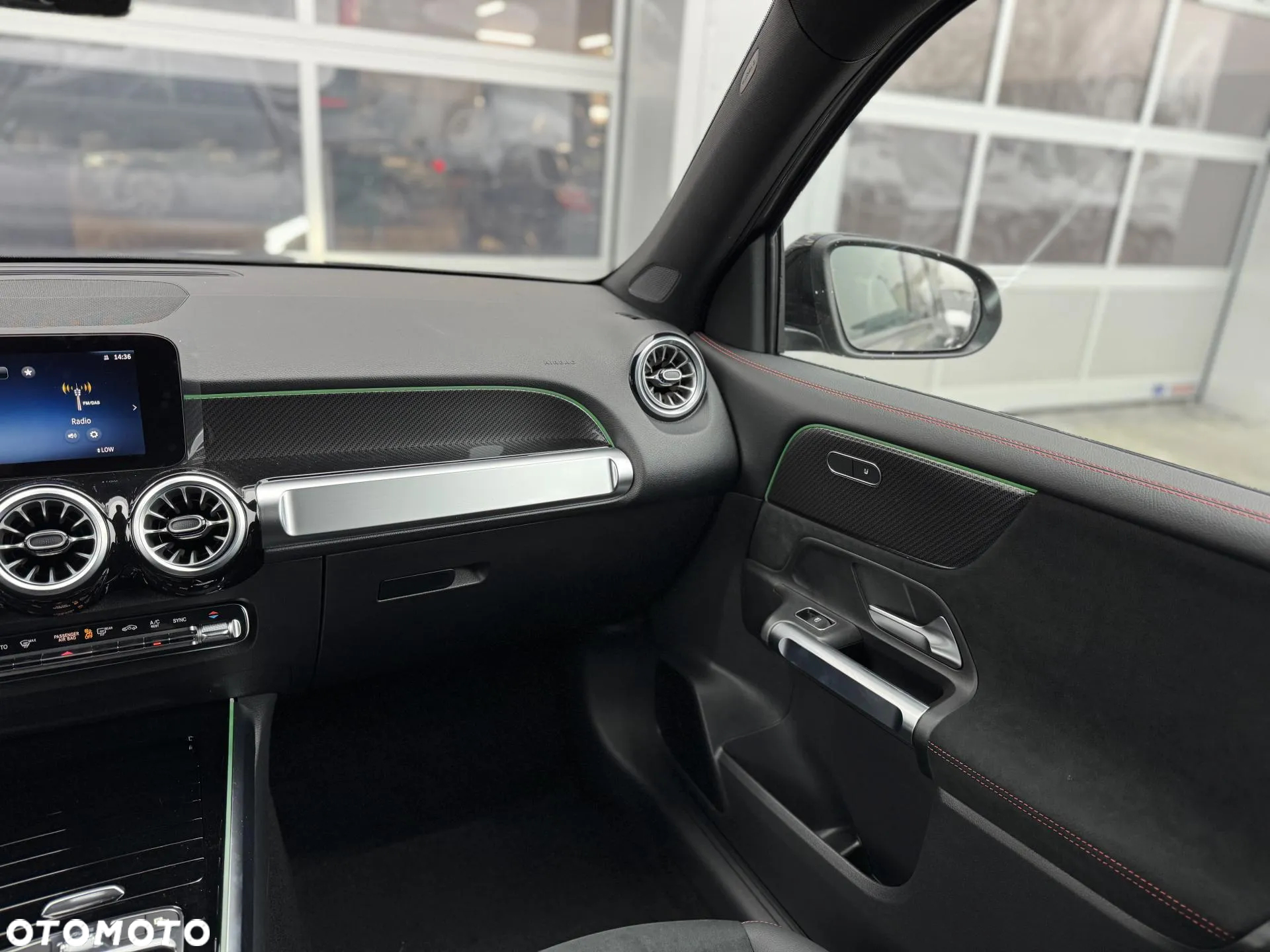 Mercedes-Benz GLB 200 d 4-Matic AMG Line 8G-DCT - 17