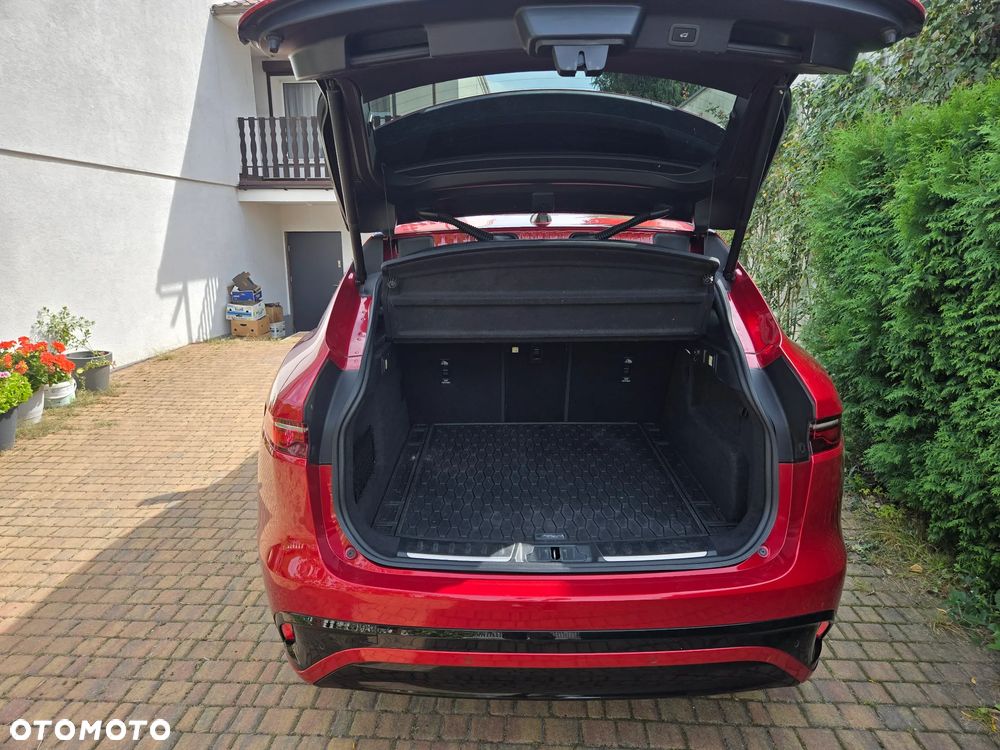 Jaguar F-Pace P250 AWD R-Dynamic S - 11