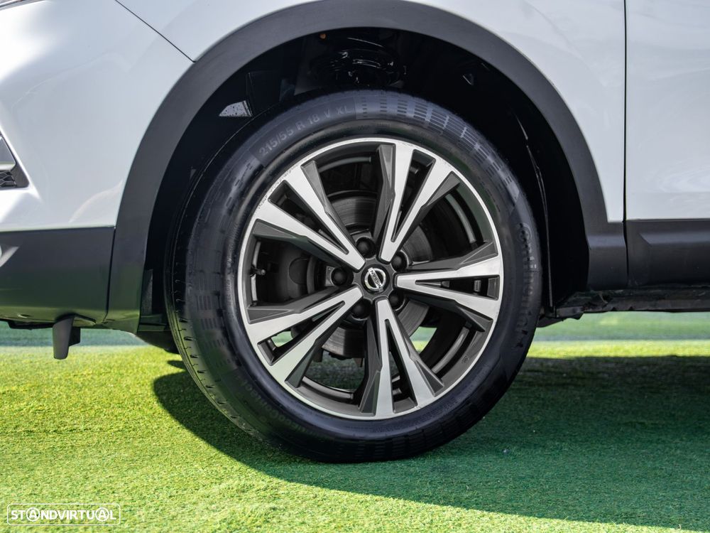 Nissan Qashqai 1.5 dCi N-Connecta J18 - 12