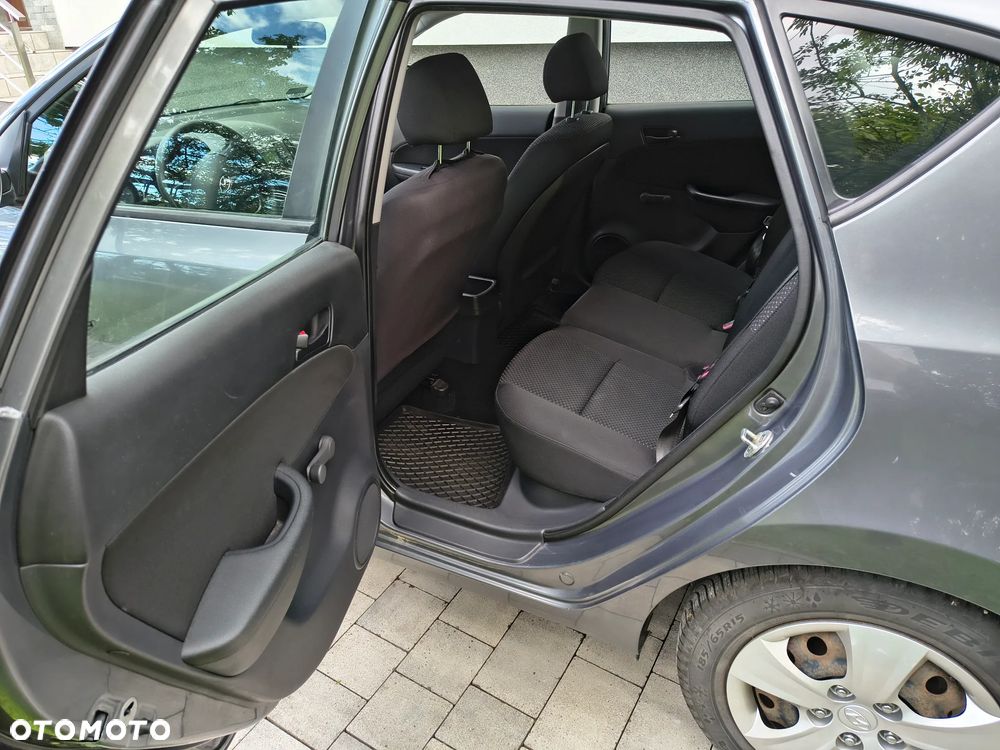 Hyundai i30 1.4 Base + - 9