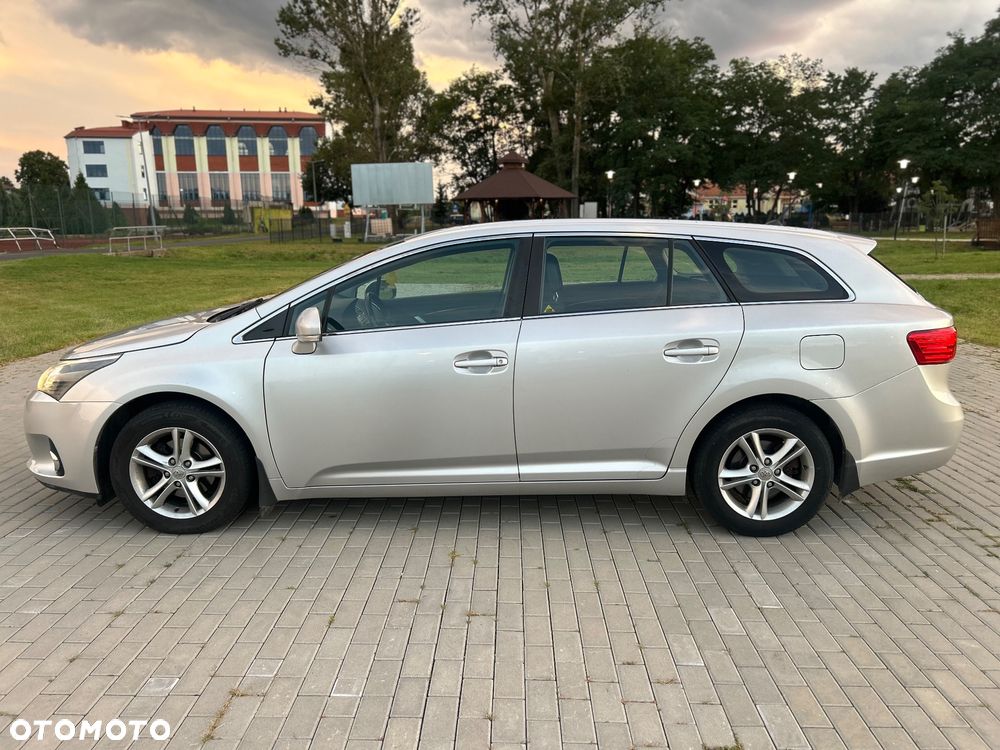 Toyota Avensis 2.0 D-4D Comfort - 8
